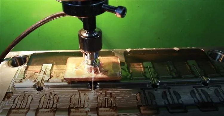 Mold opening machine_